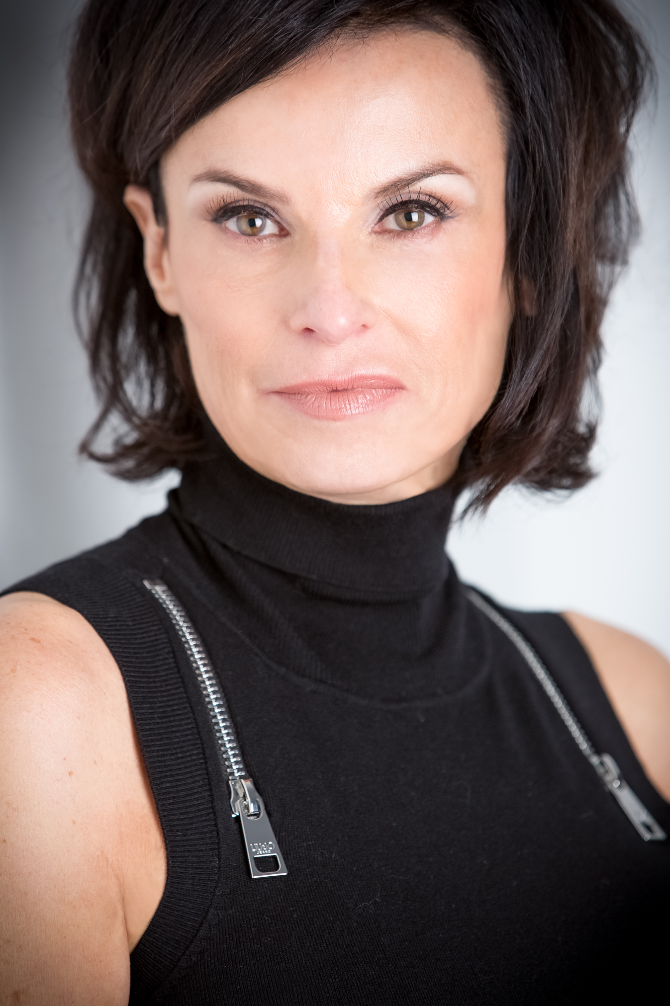 03 STUDIO Photo Marie Jose Hains Portrait Affaire  U7A3691 Modifier