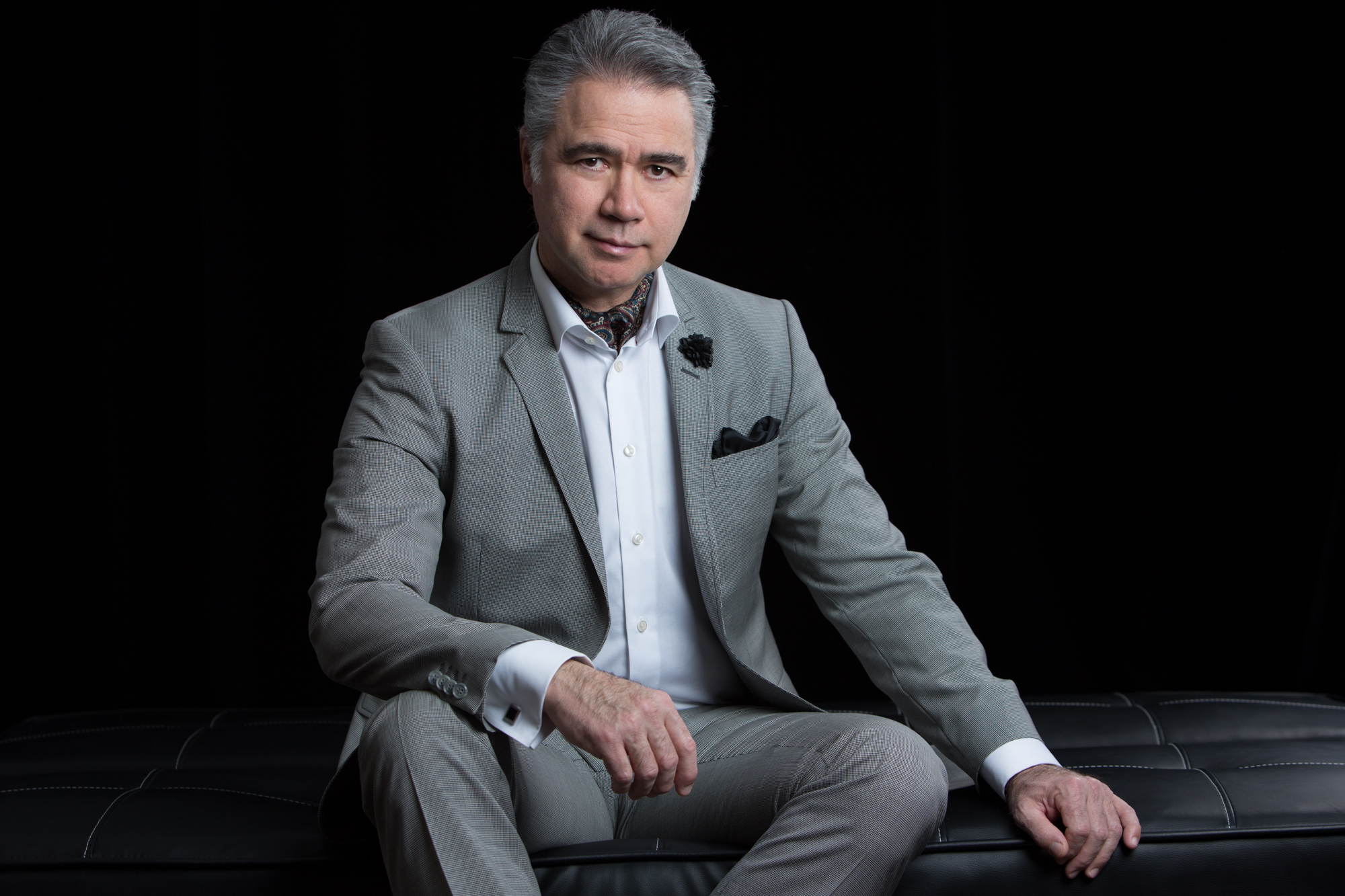 39 STUDIO Photo Marie Jose Hains Portrait Affaire  U7A0103 Modifier