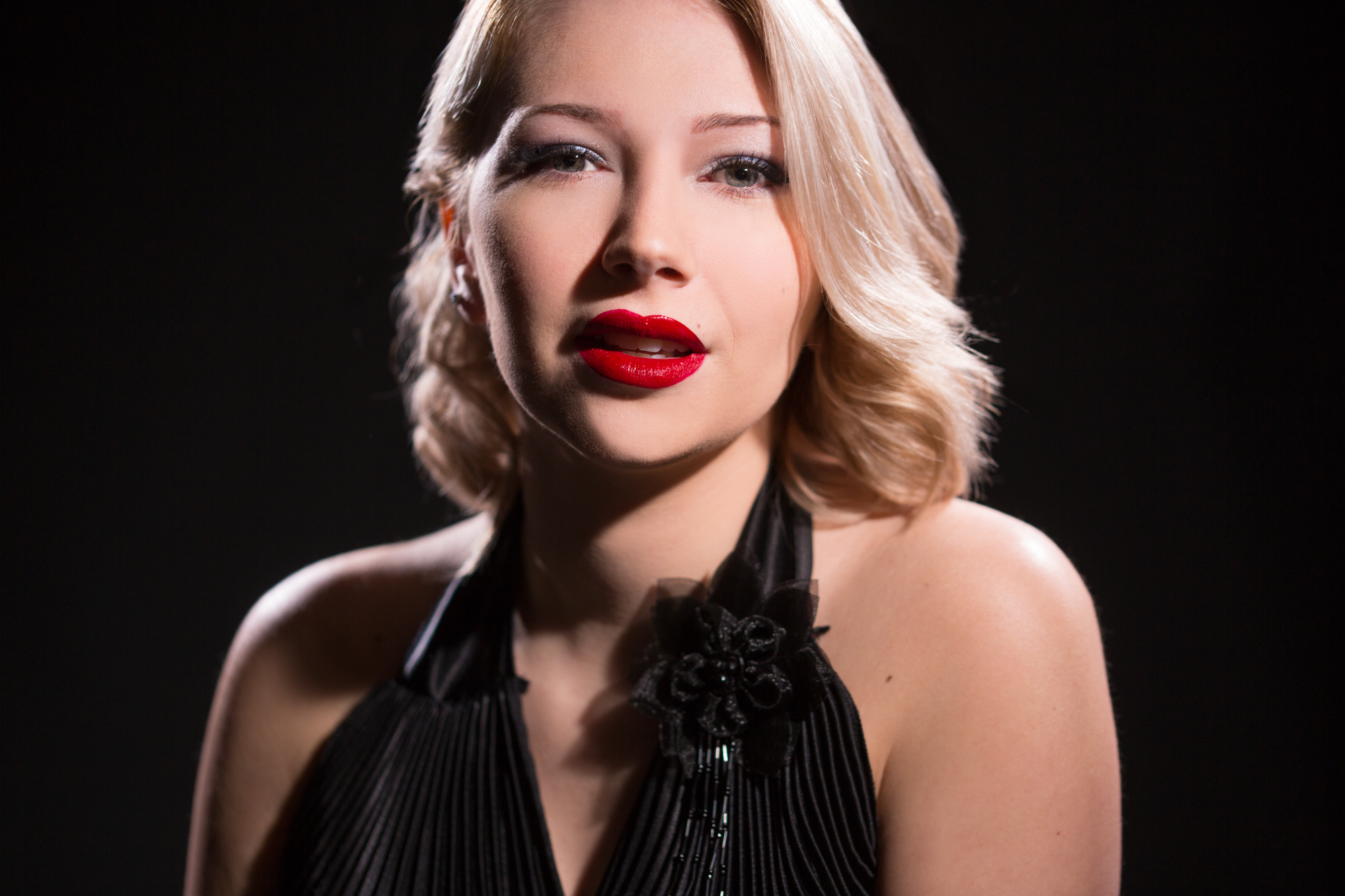 MARIE JOSE HAINS STUDIO LAVAL PORTRAIT  U7A4230 Modifier